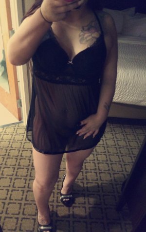 Minahil ebony independent escorts in New Haven Connecticut